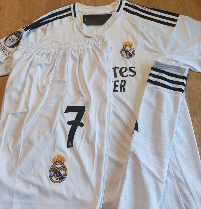 Maillot Vinicius Real de Madrid taille 14 ans modèle 2025 domicile - photo numéro 2