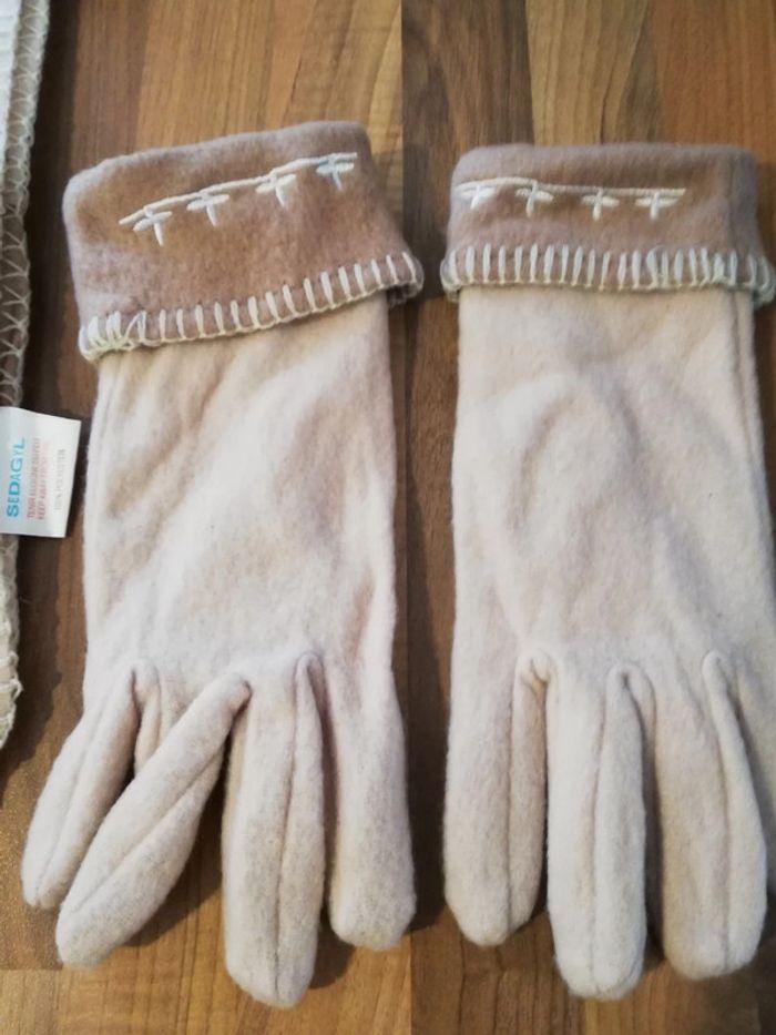 Lot écharpe + paire de gants neufs beige marron - photo numéro 4