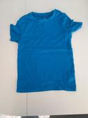 T shirt bleue 6-7 ans