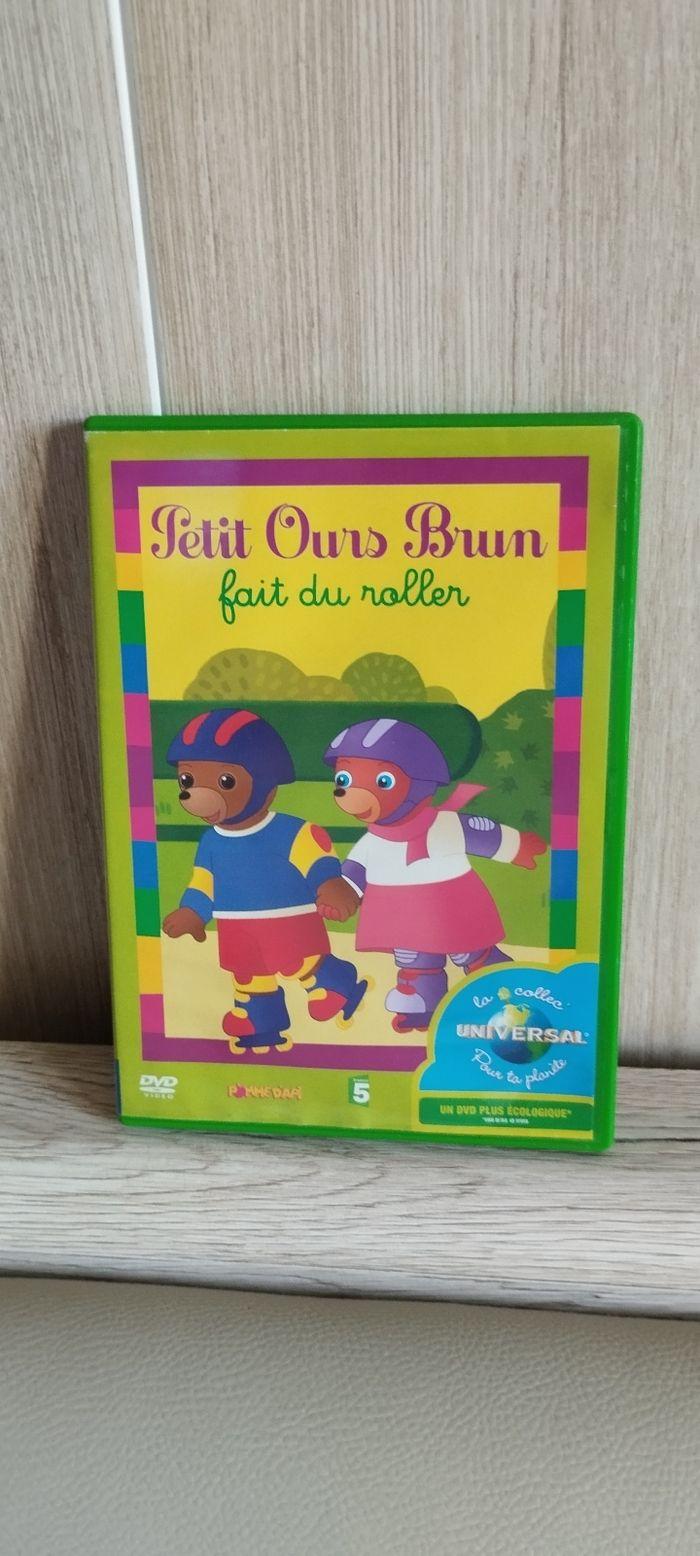 Petit Ours brun fait du roller dvd - photo numéro 1