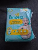 Paquet de couches pampers premium protection taille 2