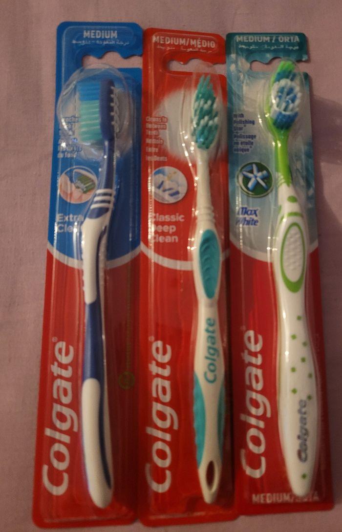 Lot de 3 brosse a dent colgate