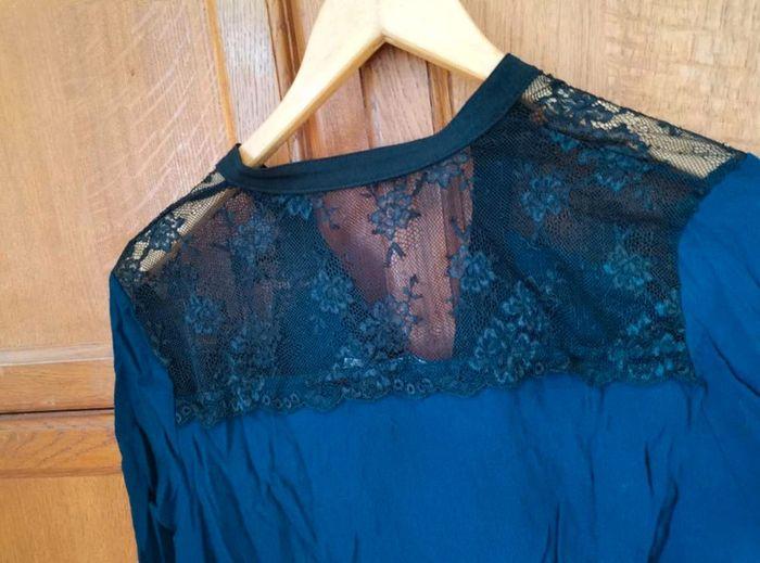 Blouse  Chemise naf naf  taille 38 avec dentelle i. Code  Y2k - photo numéro 3