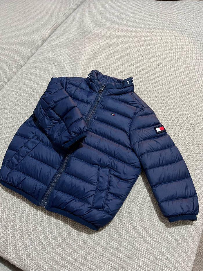 Doudoune Tommy Hilfiger comme neuve 9mois - photo numéro 3