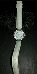 Montre blanche et strass