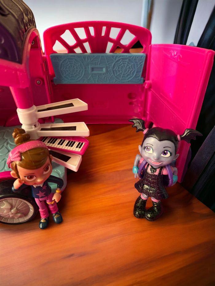 Disney 2018 - Vampirina Flair Rock N' Jam Touring Van, 29 cm x 17.8 cm x 13 cm - photo numéro 5