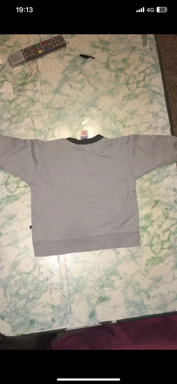 Pull enfant adidas gris authentique 2/3 ans, très peu porté très bon état - photo numéro 3