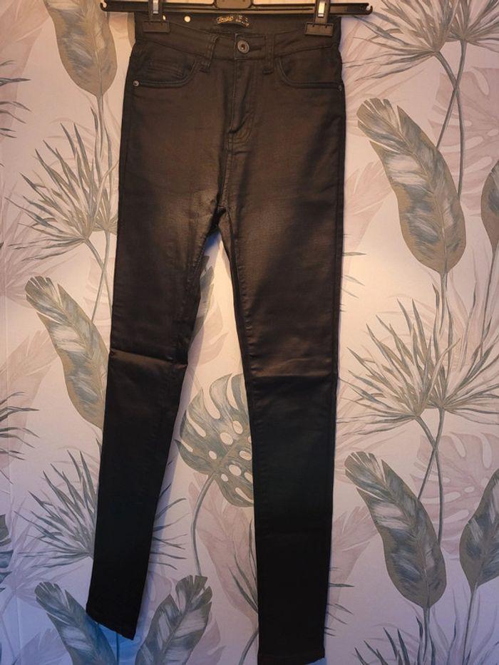 Pantalon noir simili - photo numéro 1