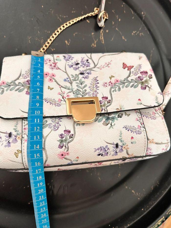 Sac à main Parfois porté épaules fleuri avec son portefeuille - photo numéro 14