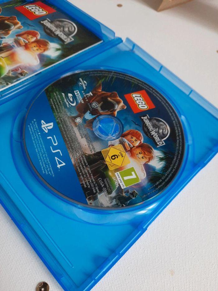 Jeu ps4 Lego Jurassic World - photo numéro 3