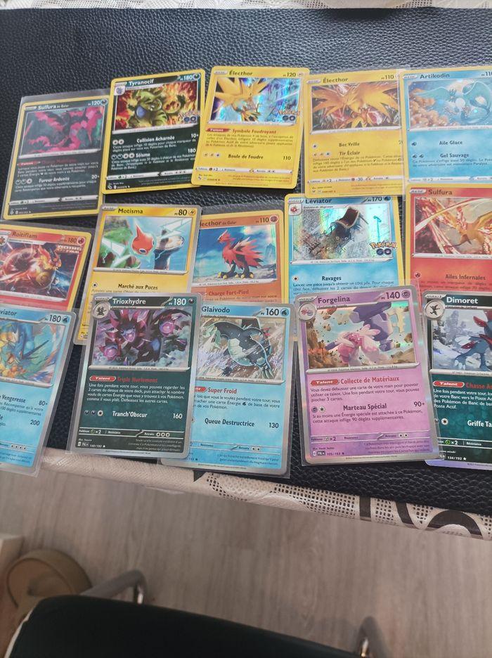 Lot 220 cartes Pokémon neuve Holo et reverse - photo numéro 2