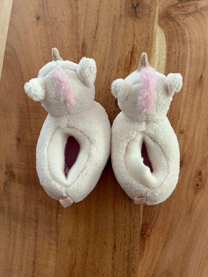 Chaussons licorne  neufs - photo numéro 3