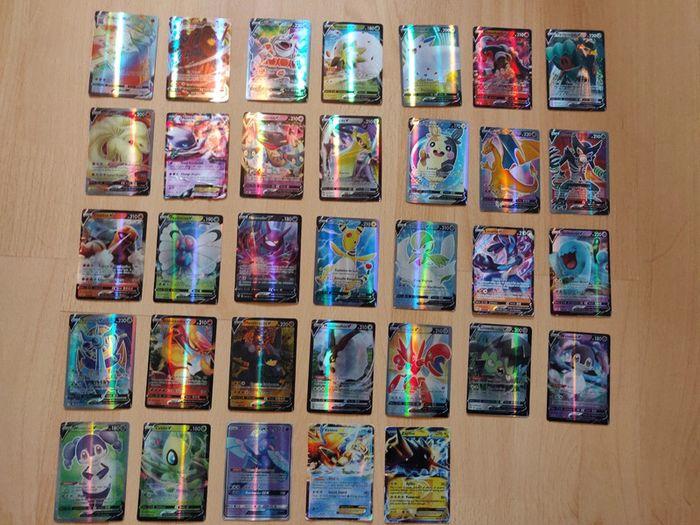 Lot 33 cartes Pokémon Vmax V - photo numéro 1