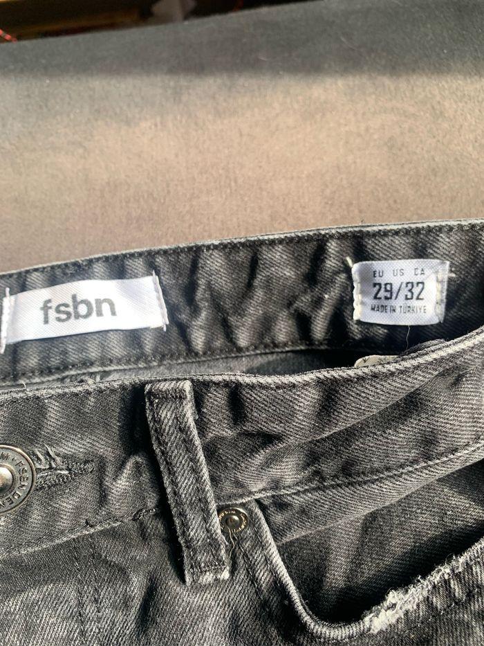 Jean troué FSBN Taille M - photo numéro 4