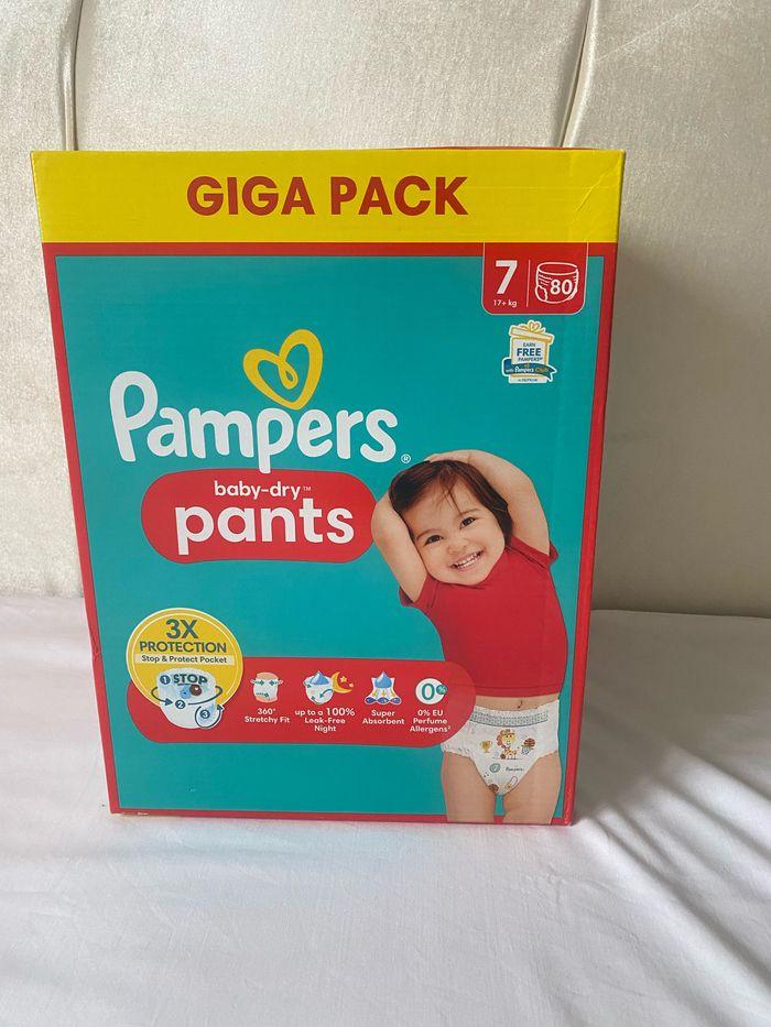 Un giga pack couche Pampers taille 7