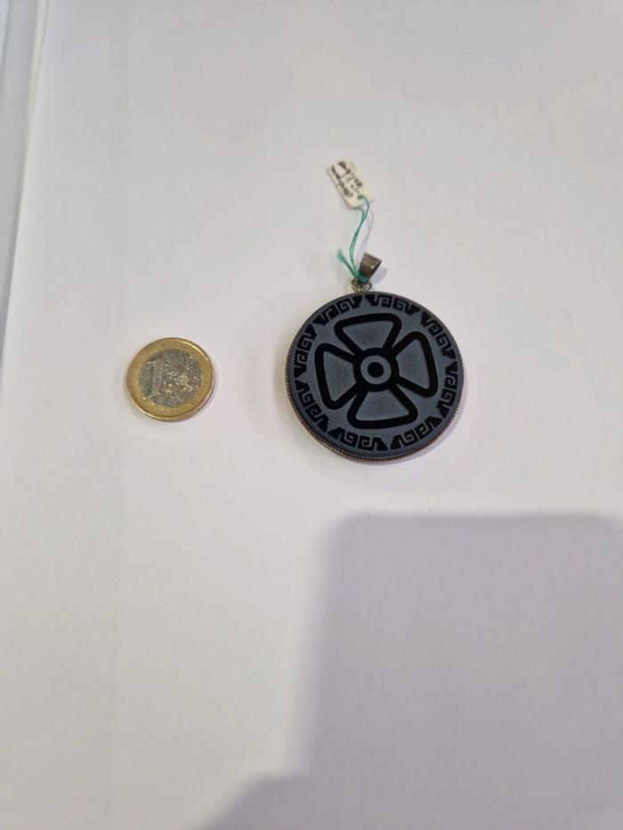 Pendentif obsidienne noire symbole teotihuacan - photo numéro 1