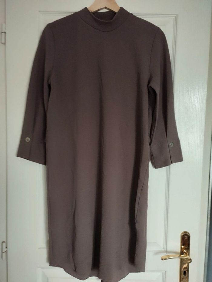 Robe taupe droite Zara t. S - photo numéro 1