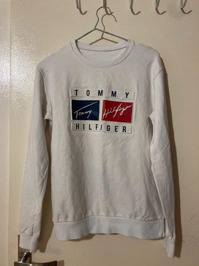 Sweat blanc Tommy Hilfiger taille M - photo numéro 1