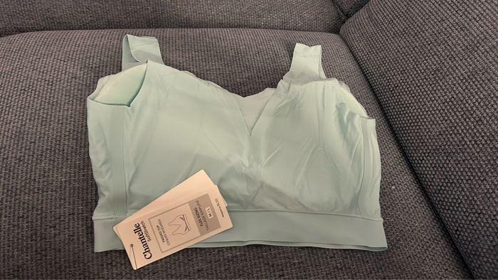 Brassière / Bralette Chantelle Softstrech neuve taille M/L neuve - photo numéro 7