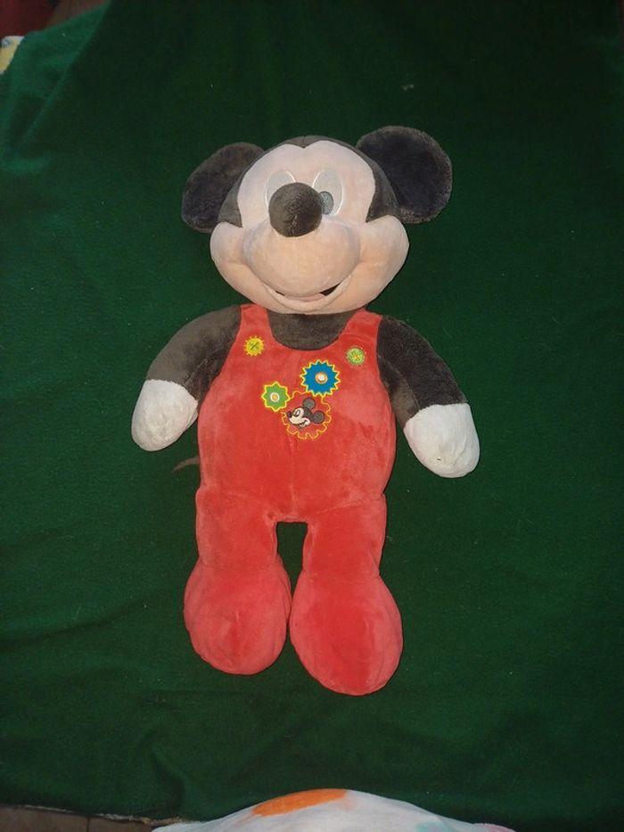 Peluche Mickey rouge - photo numéro 1