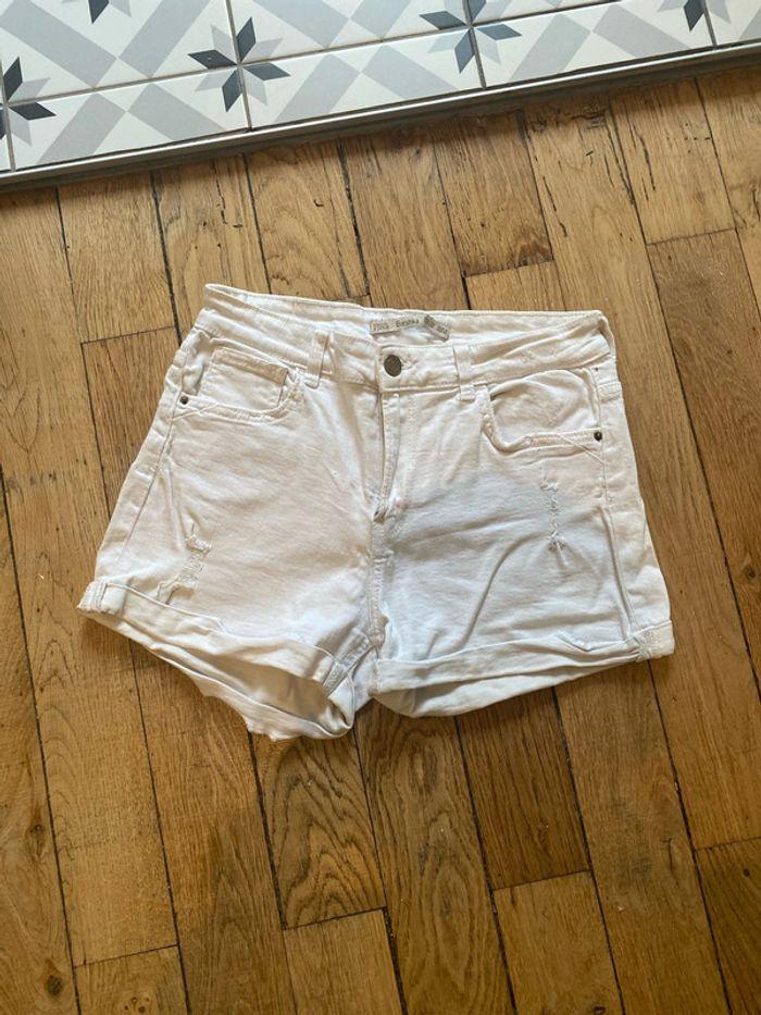 Short jean blanc Bershka - photo numéro 1