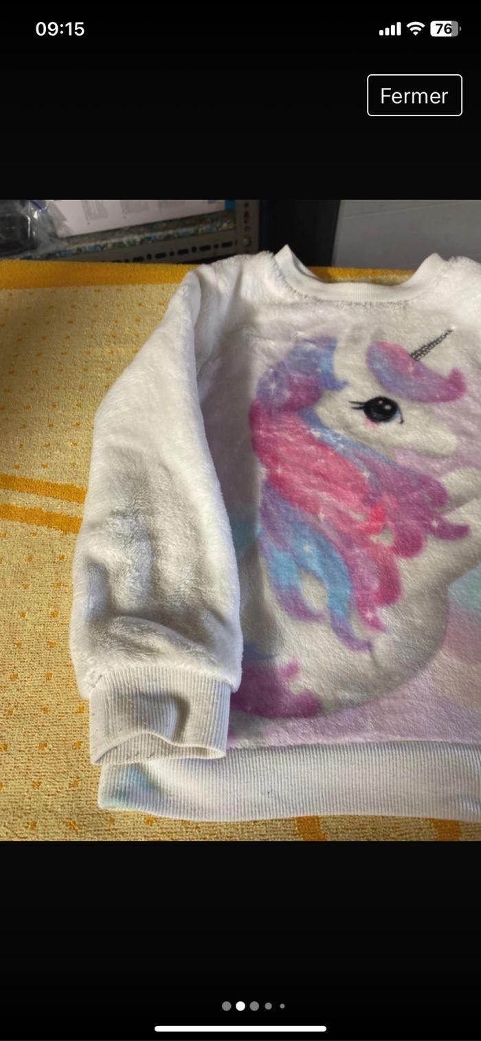 Très joli pull licorne - photo numéro 2