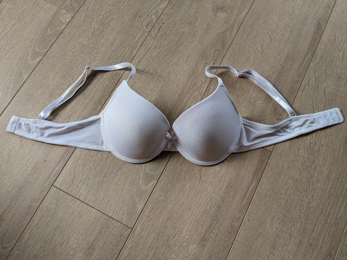 Soutien gorge - photo numéro 1