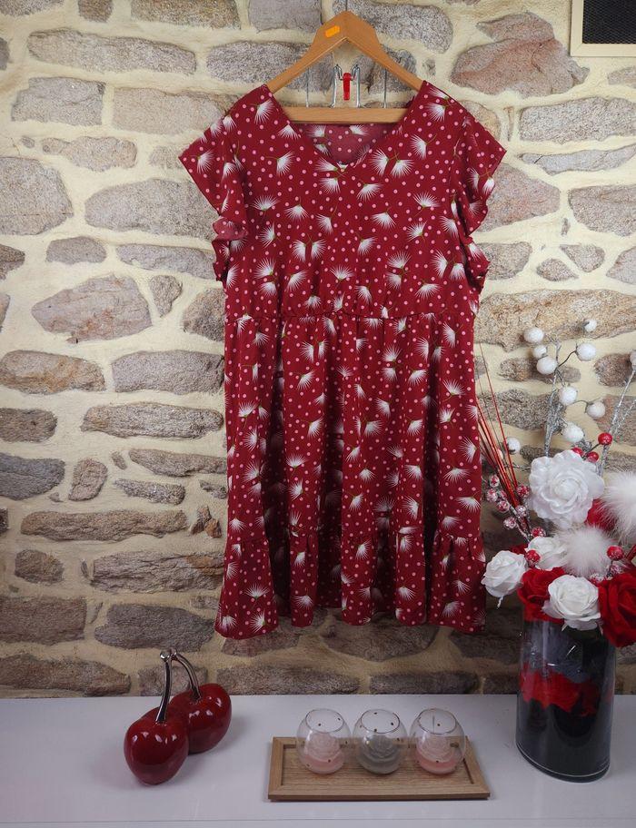 Robe à volants rouge bordeaux imprimée Femme taille 52 marque Boohoo 🍓 - photo numéro 1