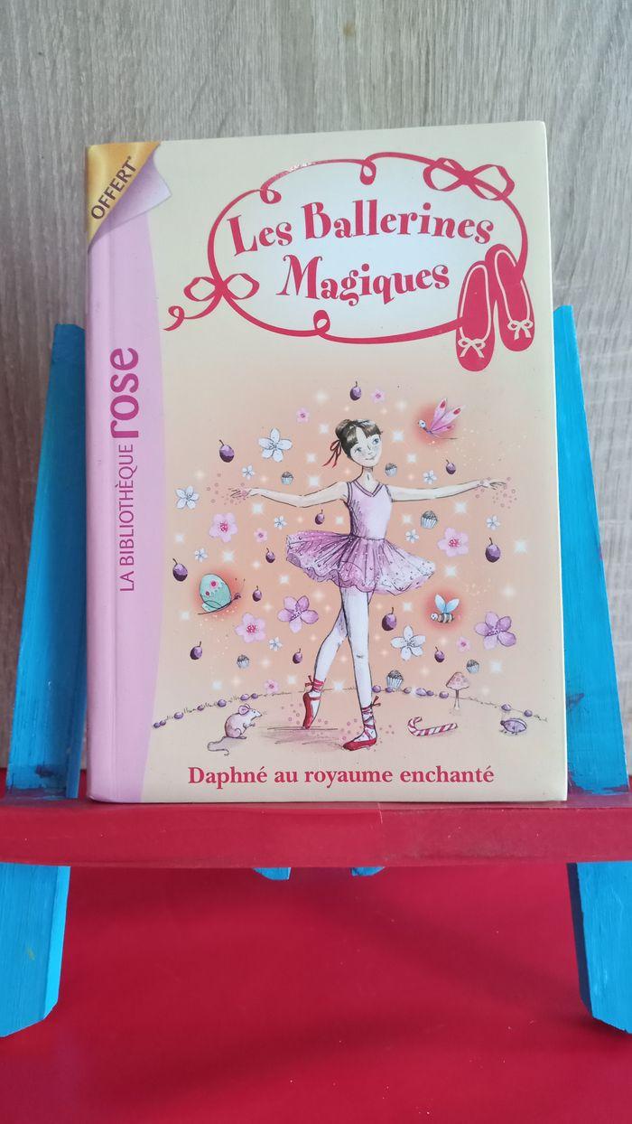 Les Ballerines Magiques 01 - Daphné au royaume enchanté, 2014, bibliothèque rose - photo numéro 1