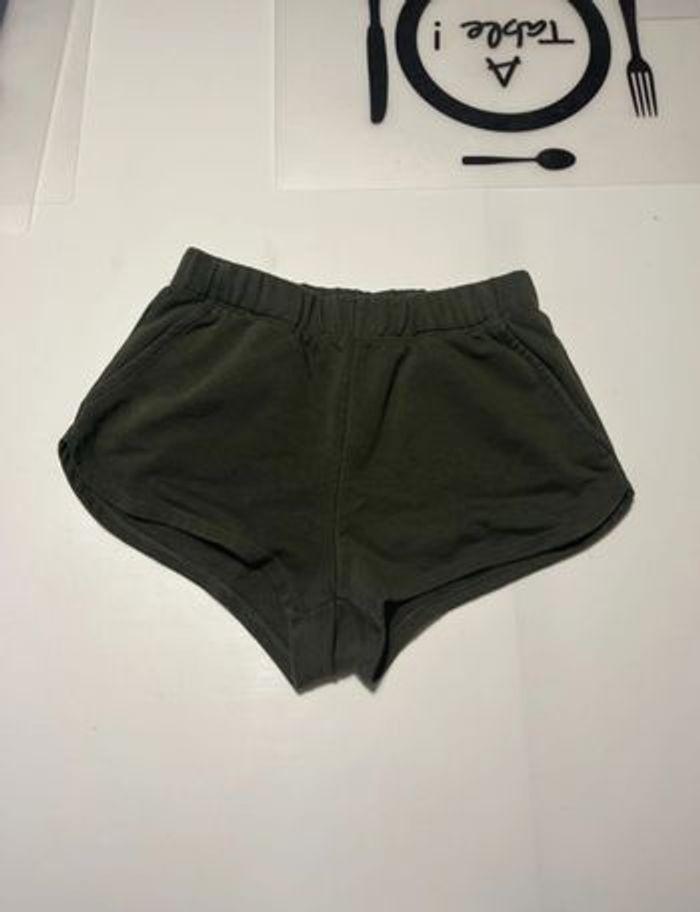 4 Shorts - photo numéro 9