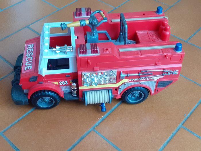 Camion de pompiers - photo numéro 3