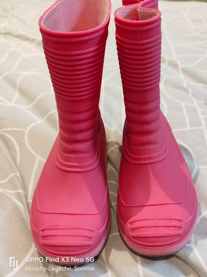 Bottes en caoutchouc taille 28 à 1€50 -50% dès 2 achetés - photo numéro 3