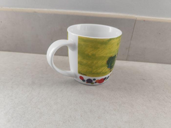 Tasse enfant la chenille qui fait des trous - photo numéro 5