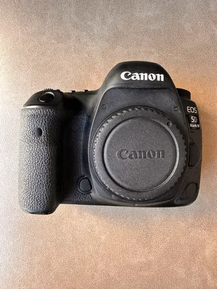 Canon EOS 5D mark IV en excellent état - photo numéro 2