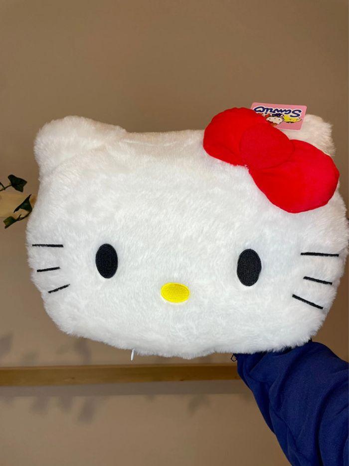 Peluche coussin Hello Kitty grande taille - photo numéro 9