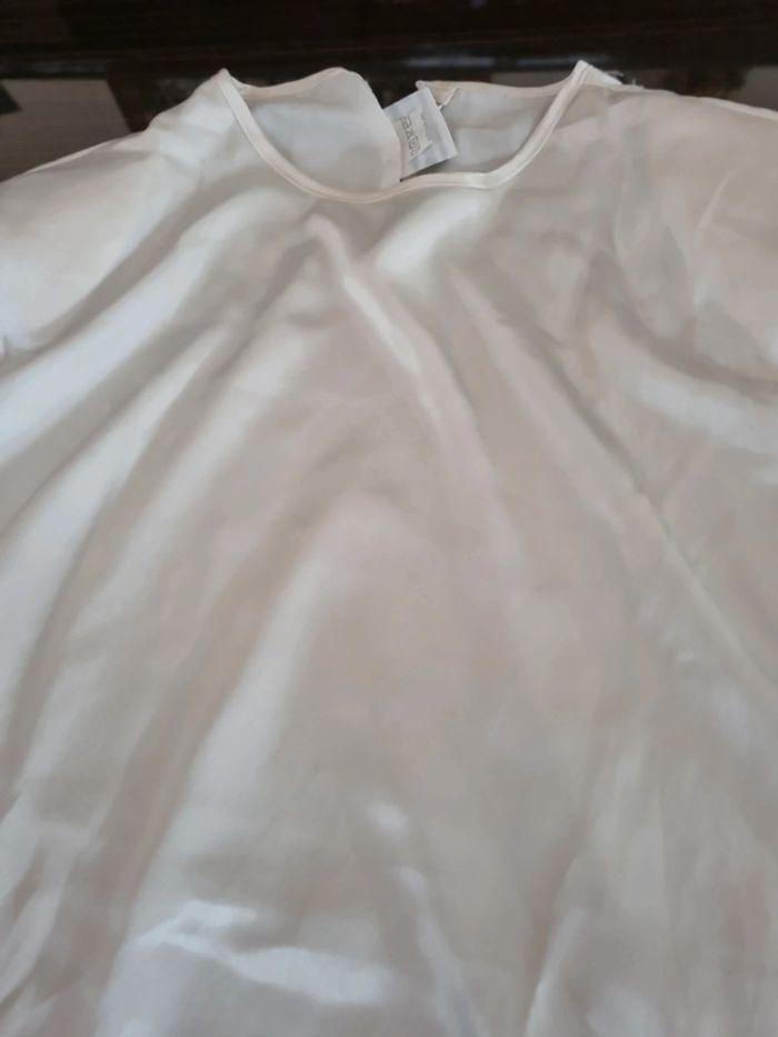 Blouse neuve en satin - photo numéro 2