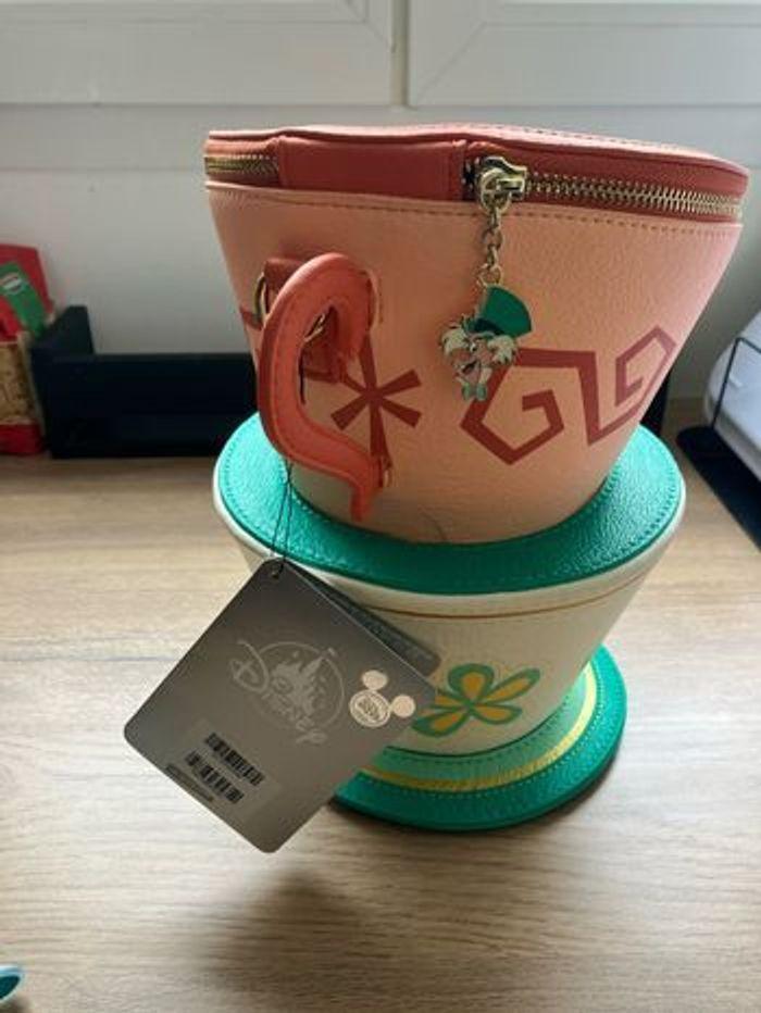 Loungefly tasse Alice au pays des merveilles - photo numéro 1