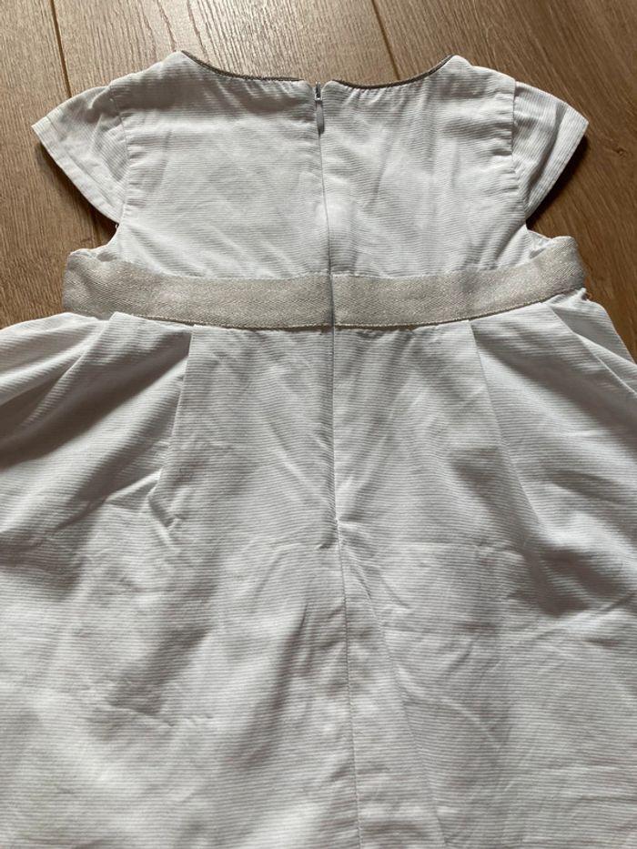 Robe blanche ceinture dorée 3 ans - photo numéro 3