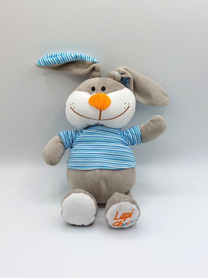 Peluche doudou lapin lapi choco gris blanc FIZZY tee-shirt rayé bleu 27/40cm - photo numéro 1