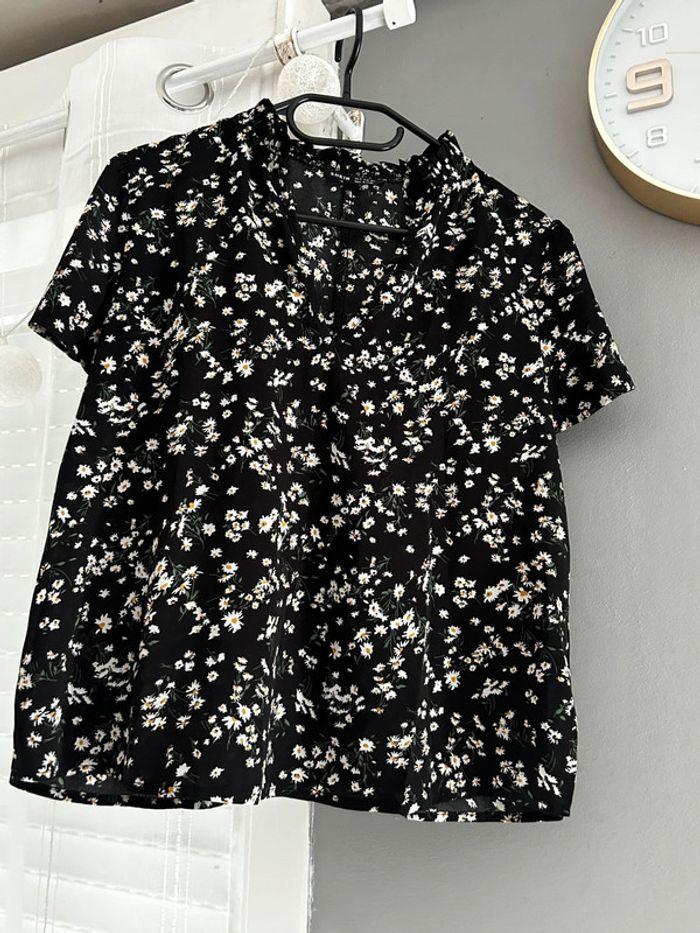 Tee shirt à fleurs - photo numéro 1