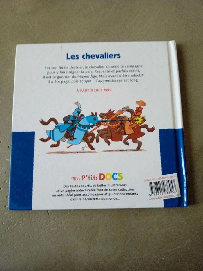 Livre enfant Les chevaliers - photo numéro 2