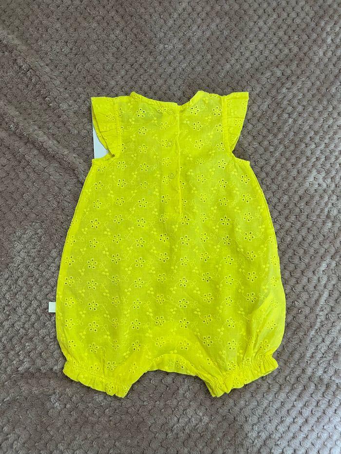 Combi, short jaune bébé tape-à-l’œil - photo numéro 3