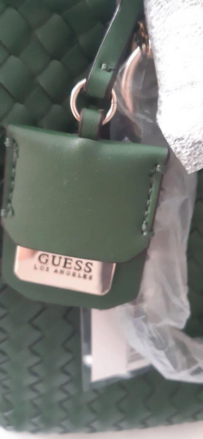 Magnifique sac guess - photo numéro 7