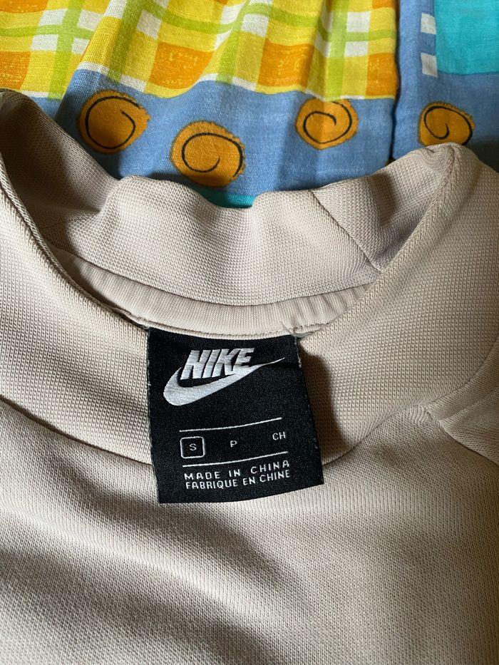 Pull nike, très bonne état - photo numéro 5