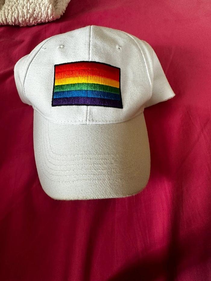 Casquette + drapeau LGBT - photo numéro 6