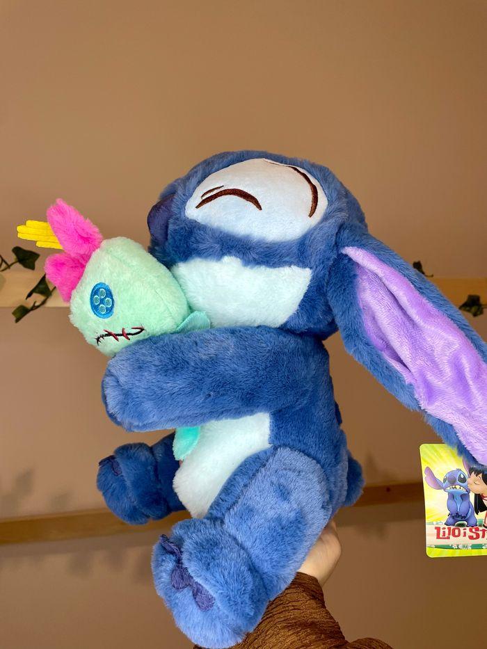 Peluche Disney Stitch avec son doudou souillon - photo numéro 3