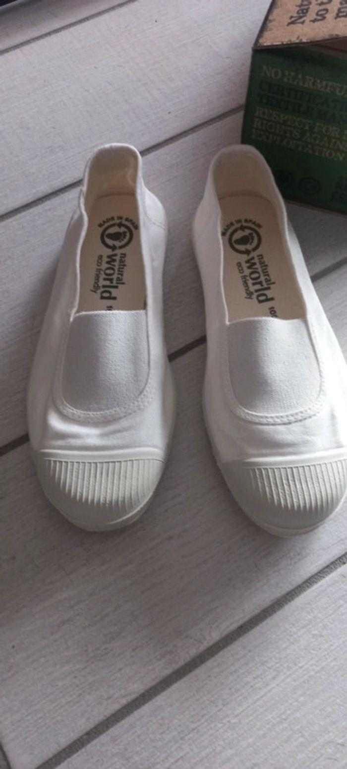 Ballerines élastiquées en toile de coton blanche Natural World neuves t 35 - photo numéro 2