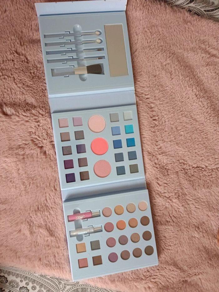 Palette de make-up Claire's - photo numéro 2