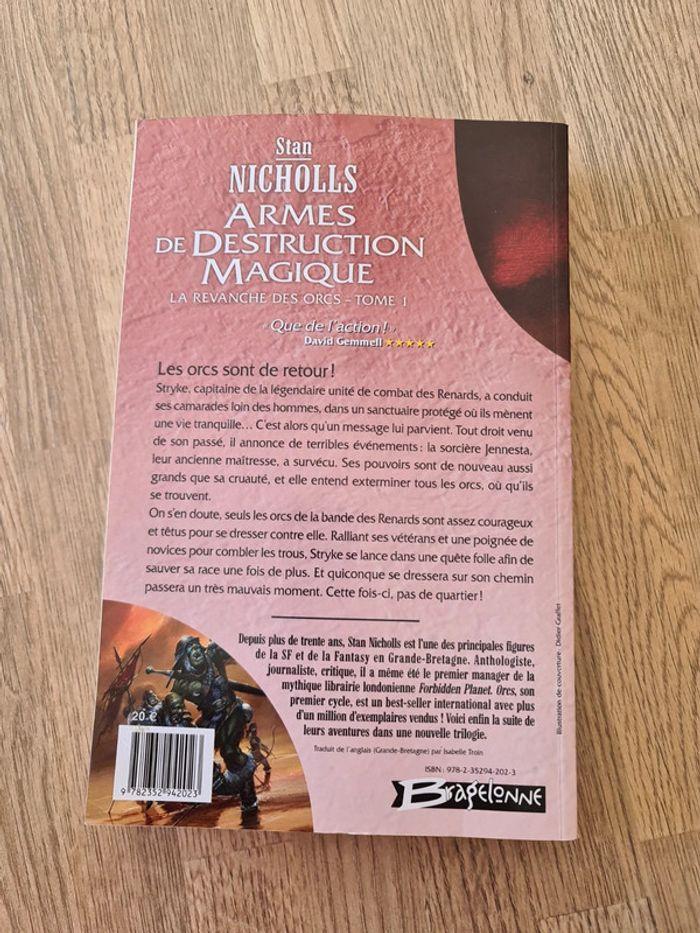 Livre ORCS Armes de destruction magique - Tome 1 - photo numéro 2