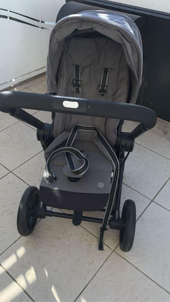 Poussette trio Cybex + base isofix - photo numéro 2